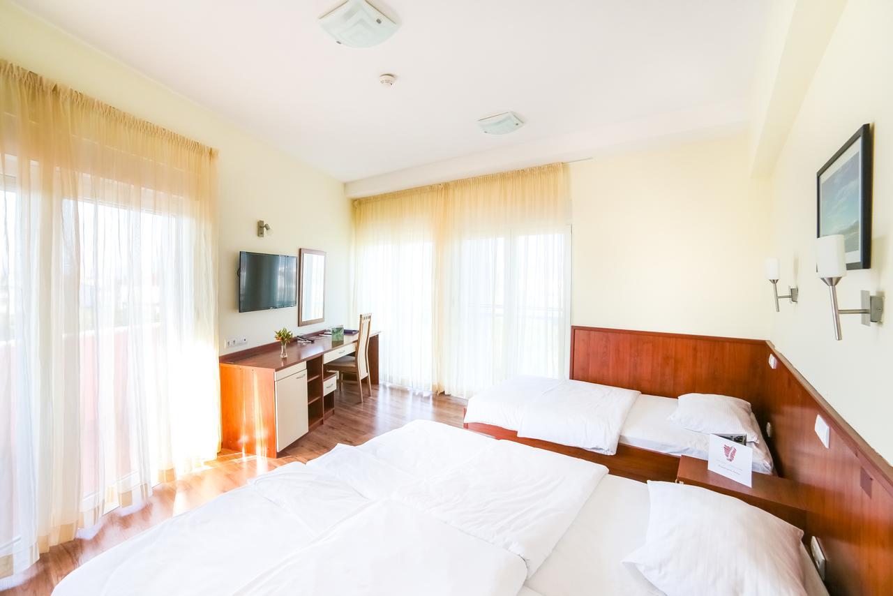 Hotel Merlot Opuzen  Luaran gambar