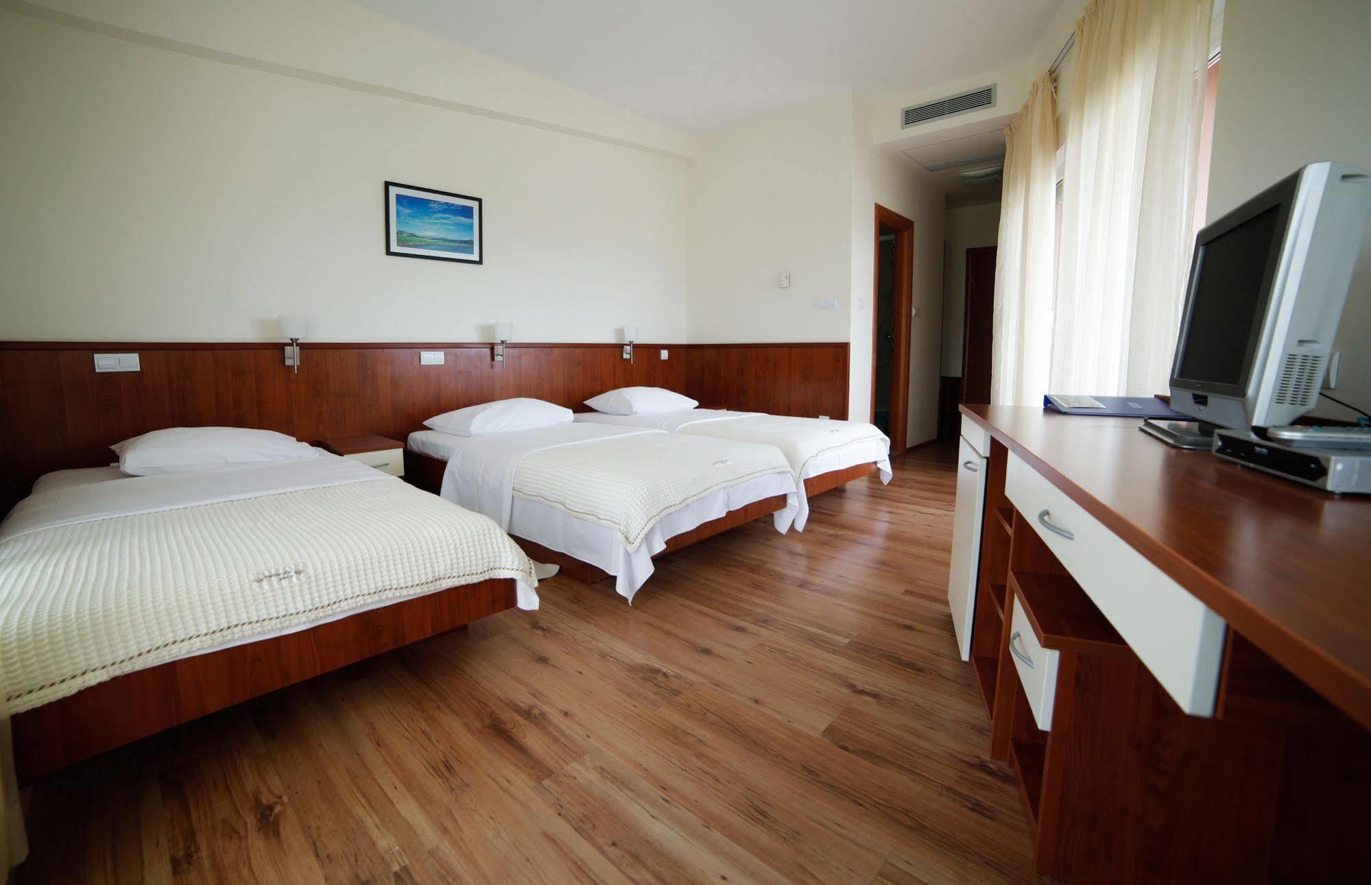 Hotel Merlot Opuzen  Luaran gambar