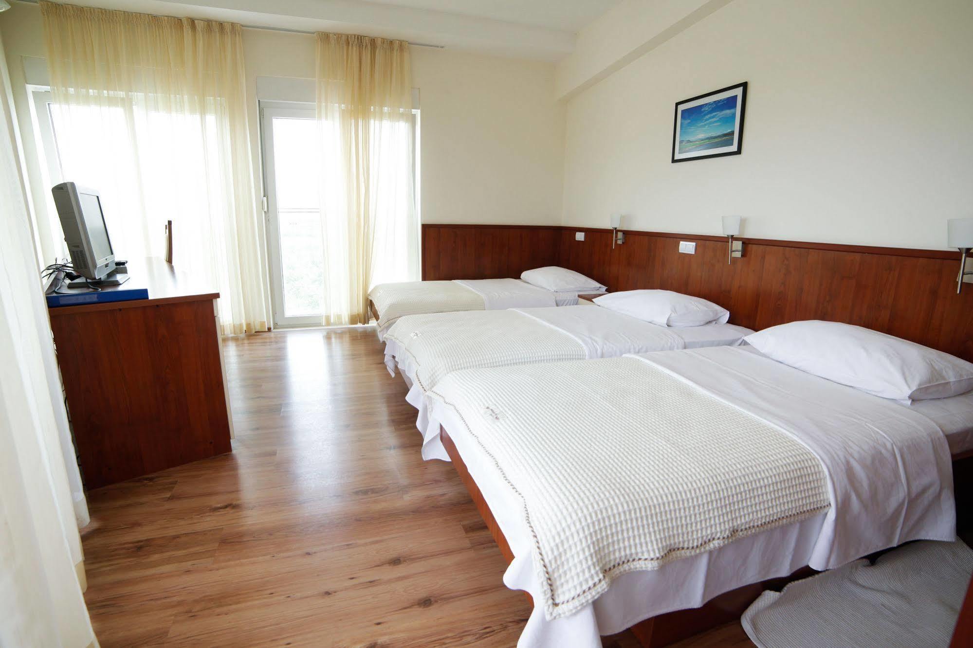 Hotel Merlot Opuzen  Luaran gambar