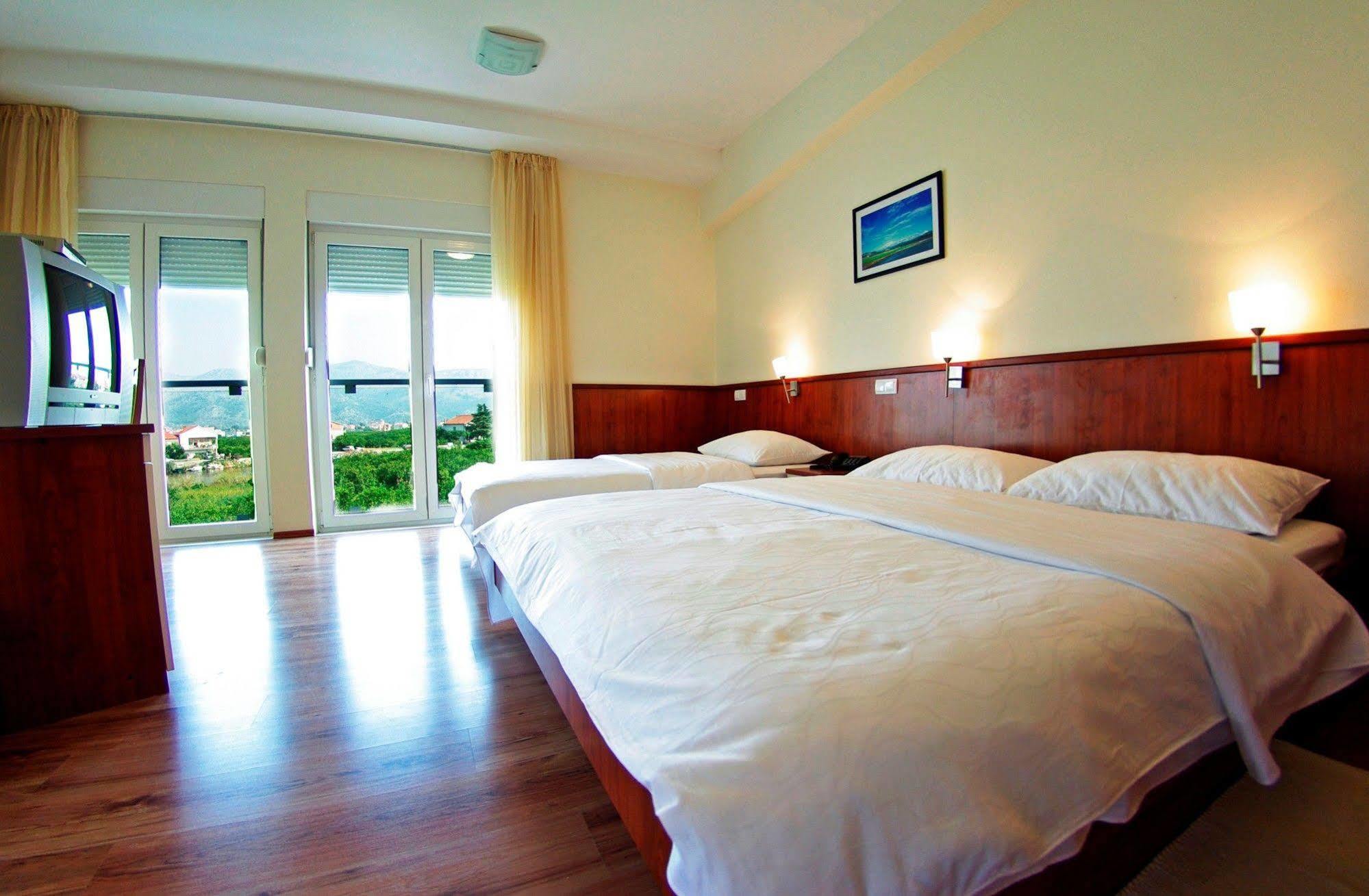 Hotel Merlot Opuzen  Luaran gambar